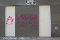smash cops!!