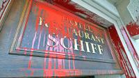 Antifa bewirft Hotel in Freiburg mit Farbe