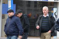 Neonazis aus Ostfriesland: Sascha Burmeister (blaue Jacke) und Albert Wille (schwarze Jacke) Bild: recherche-nord