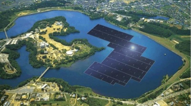 Floating solar farm London