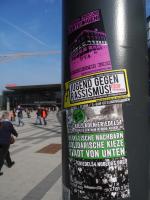 Sticker vor dem Wiener Hauptbahnhof