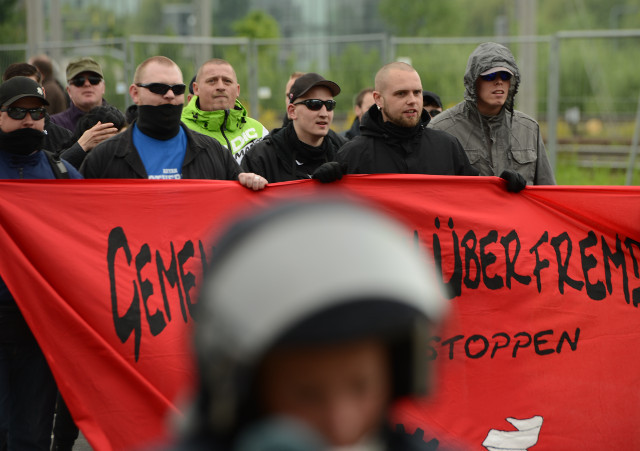Timo Schulz (rechts) im Juni 2013 beim TddZ in Wolfsburg (Quelle: antifa-recherche)