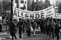 Eine Demonstration für den Präsidentschaftskandidaten Salvador Allende, 1964 in Chile© Laika Verlag