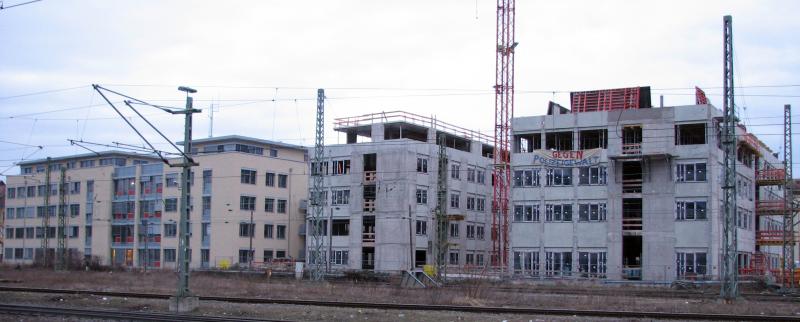 Im gelben Gebäude befindet sich das Freiburger Bundesbullenrevier.