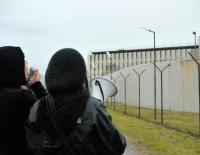 Solidaritätskundgebung vor der JVA in Stuttgart Stammheim zum Tag der politischen Gefangenen in Stuttgart am 18.03
