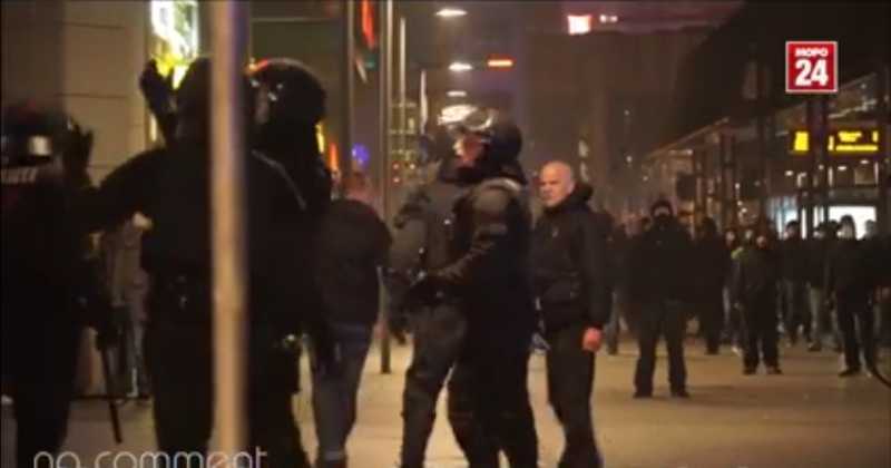 Michalek in Konfrontation mit Polizei am 19.10.2015 in Dresden.