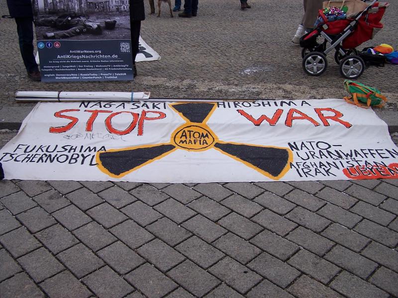 Mahnwache gegen NATO-Truppenverlegung nach Osteuropa (17)