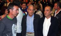 Garitano (rechts) mit ehemaligem baskischen Regierungschef (mitte) Garaikoetxea von EA