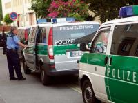 Polizisten holten den Sex-Gangster vor seinem Haus in Bernsdorf ab