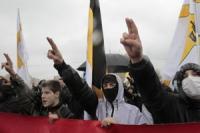Großteils jugendliche Ultranationalisten feierten den Tag der russischen Einheit mit einem Marsch durch Moskau