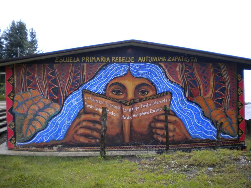 Mural en la escuela primaria del caracol de Oventic