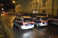 [Wien] 5.12.: Heftige Konfrontationen mit Polizei vor PAZ Rossauer Lände bei Versuch Abschiebungen zu verhindern 1