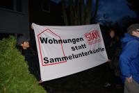 Die Düsseldorfer Flüchtlingsinitiative STAY organisierte die erfolgreichen Proteste vor den Häusern.