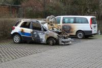 Ein Fiat Sedici des Ordnungsamtes brannte vollständig aus. 