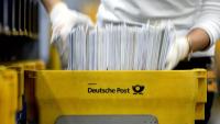 Daten von Briefen und Postkarten werden laut der Deutschen Post nicht an US-Behörden übermittelt. (Foto: dpa)