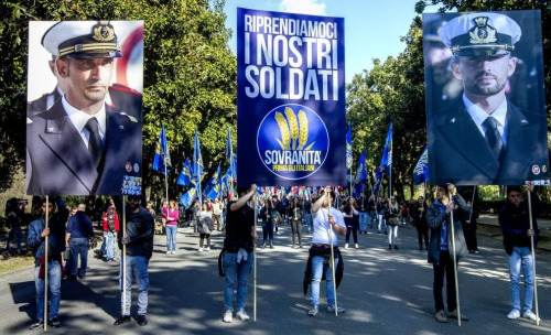 Kampagne zur Freilassung von Massimiliano Latorre und Salvatore Girone, den beiden Maròs (Demonstration "Renzi a Casa" am 28.02.2015 in Rom)