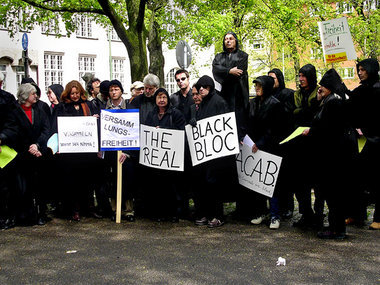 Linke bayerische Strafverteidiger_innen als "real black bloc" 2008