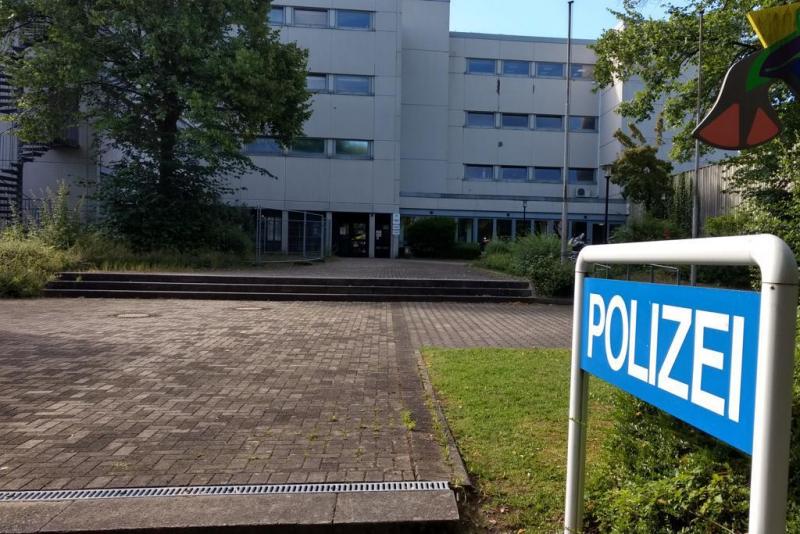 Das Polizeigebäude an der Lerchenstraße. Foto: Jens Heinze