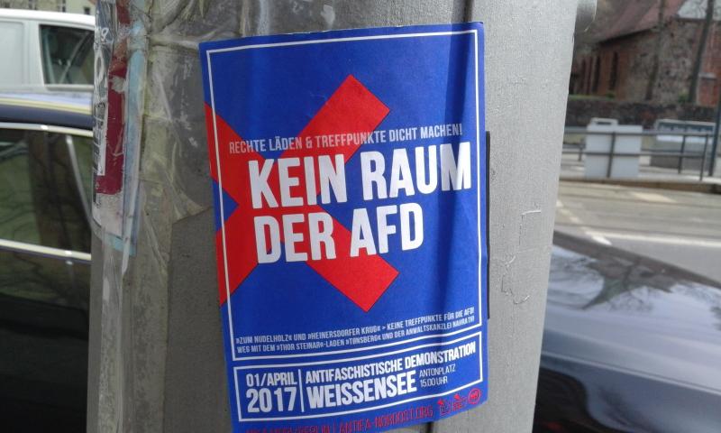 Klagt nicht. KLEBT!.