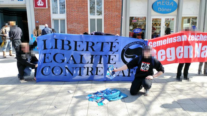 Protest gegen AfD-Stand in Volksdorf. Quelle Twitter.