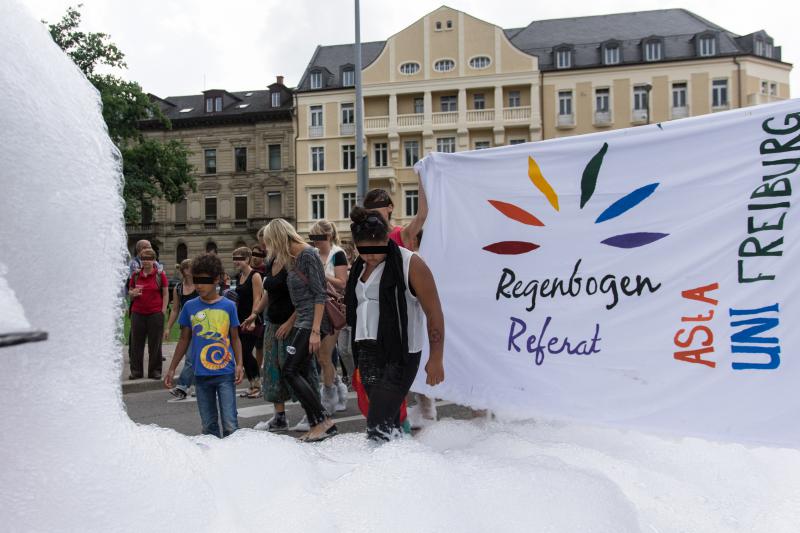 Schaumbad unterm Regenbogen