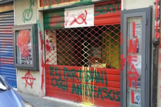 Vandalismus gegen den CasaPound Sitz in Pescia
