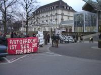 Demo vor dem Aachener Eurogress bei der Verleihung des Ordens 'Wider den tierischen Ernst', 2003