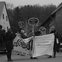 Wollershausen: Geflüchtete und Unterstützer*innen protestieren gegen Isolation und Einschüchterung