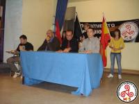 17 Movimiento Patriota Socialista mit Gianluca Ianonne vom Casa Pound in Rom 2008.jpg