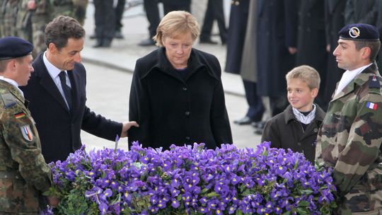 Sarkel und Kranz