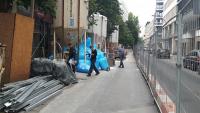 Die Spurensicherung der Polizei am Vormittag auf der attackierten Baustelle.Foto: Jörn Hasselmann