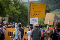 Refugee-Marsch kurz vor dem Grenzübertritt nach Schengen (L).