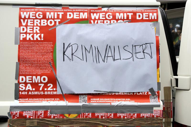 Kriminalisierte Demoplakate 