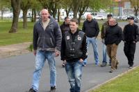 Drei Uckermärker: vorne links Sebastian Fink aus Prenzlau/Brandenburg. Dahinter ganz links außen Marcel "Obi" Urban aus Prenzlau/Brandenburg. Daneben Thomas Haberland, NPD-Vorsitzender Kreisverband Uckermark aus Joachimsthal/Brandenburg.