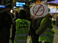 police watching und Flyeraktion 4