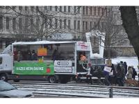 Lautstarker Protest von "Nazis wegbassen" auf dem Breiten Weg