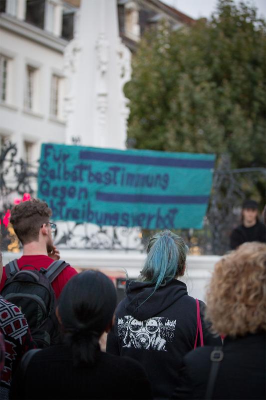 Gegenproteste auf dem St. Johanner Markt.