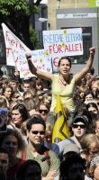 Die Demo geht weiter: Demonstration während des Bildungsstreiks an der Uni im Juni 2009.