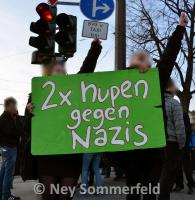 Zwei mal Hupen gegen Nazis