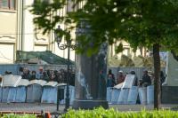 Photo: Pro-Russian paramilitaries firing shots behind the defensive line of riot police / credit: napaki.livejournal.com