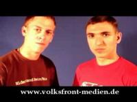 Christian Müller (rechts) in einem Video von "Volksfront Medien"