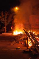 03.08.2011, In der Nacht der Räumung brannten Barrikaden auf der Merzhauser Straße.