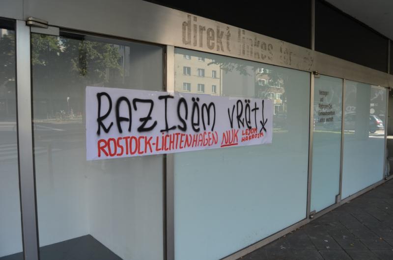 razisëm vret! Rostock-Lichtenhagen,nuk lejom, nuk harrojm