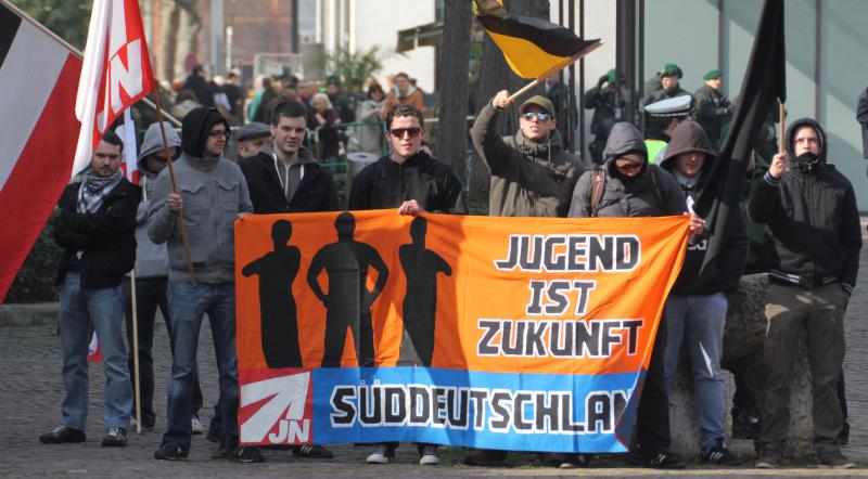 JN-Kundgebung am 8.3.2014 in Heilbronn - Fiedler (1.v.l.)