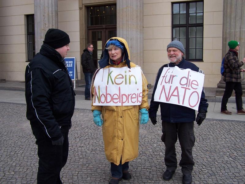 Mahnwache gegen NATO-Truppenverlegung nach Osteuropa (11)