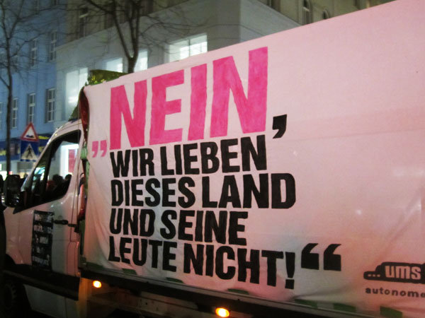 Banner zur Veranstaltungsreihe der Autonomen antifa Wien (AAW), anlässlich des Akademiker Balls