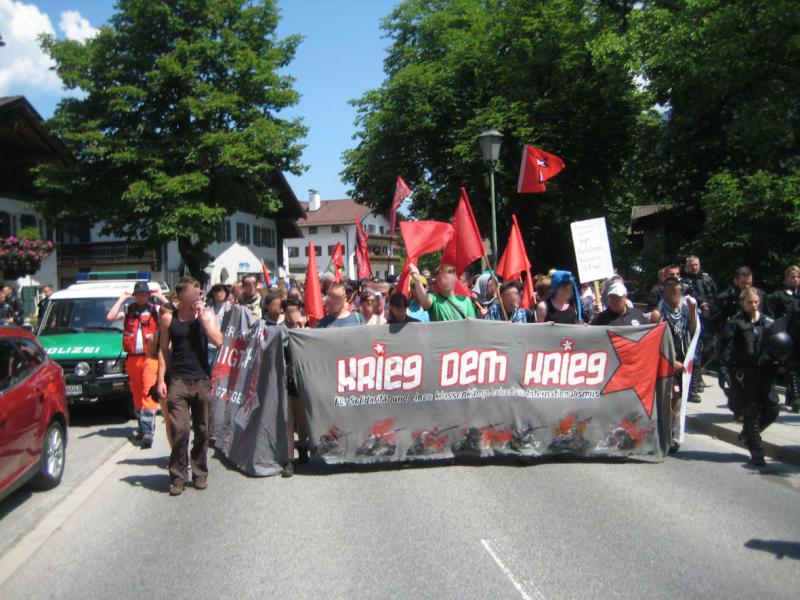 Antimilitaristischer Aktionstag bei G7-Protesten (1)