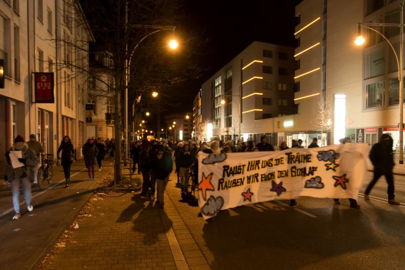 Parade in der Schnewlinstraße