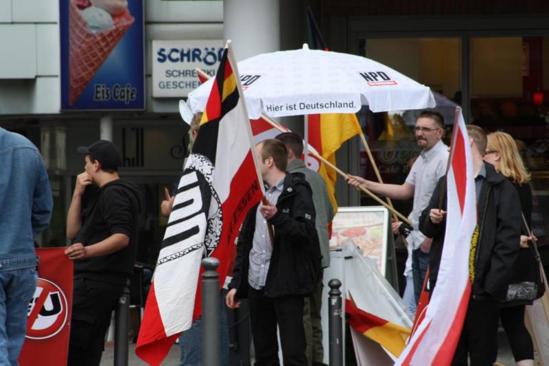 NPD Kundgebung vor dem Bochumer HBF