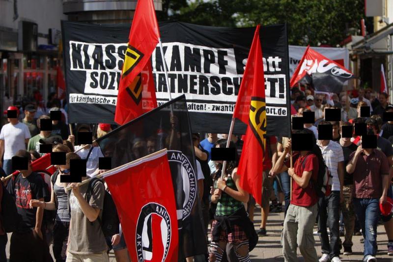 Anschließend zog der Demonstrationszug lautstark und gut gelaunt durch die Homburger Innenstadt.